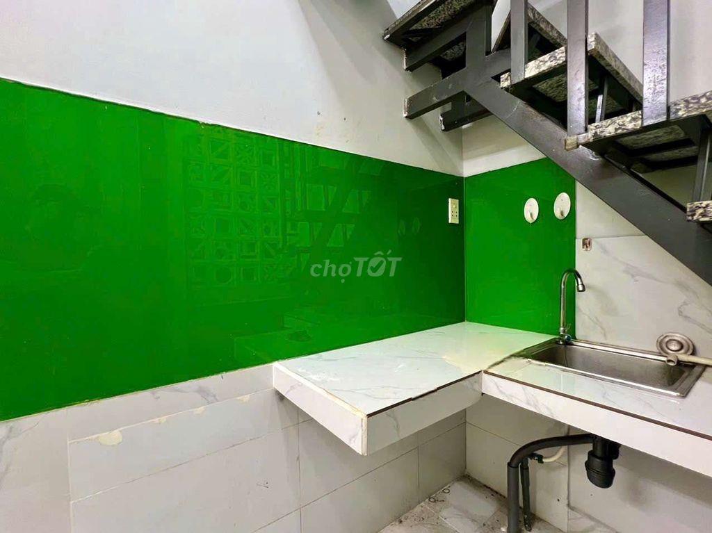 cần bán nhà full nội thất 1 trệt 2 lầu khu Ẩm Thực Vĩnh Khánh