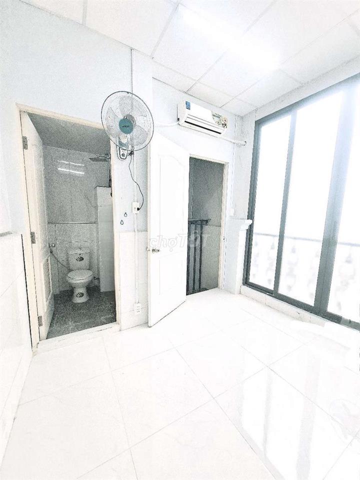 cần bán nhà full nội thất 1 trệt 2 lầu khu Ẩm Thực Vĩnh Khánh