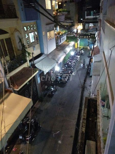 Phòng riêng cho nam thông thoáng,yên tỉnh,sạch sẽ
