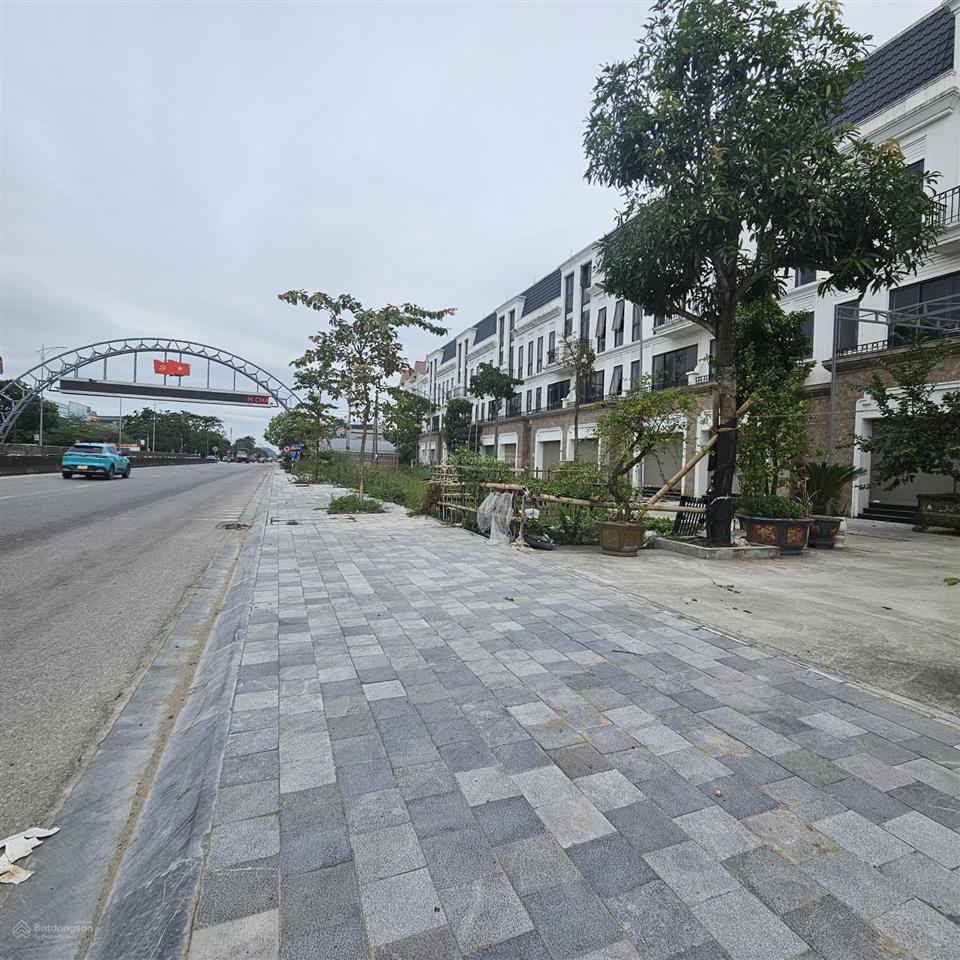 Cần bán 1 lô view khuôn viên 85m2 greenpark hải hà, ngay cổng chào phía nam tp thanh hóa. 1,x tỷ