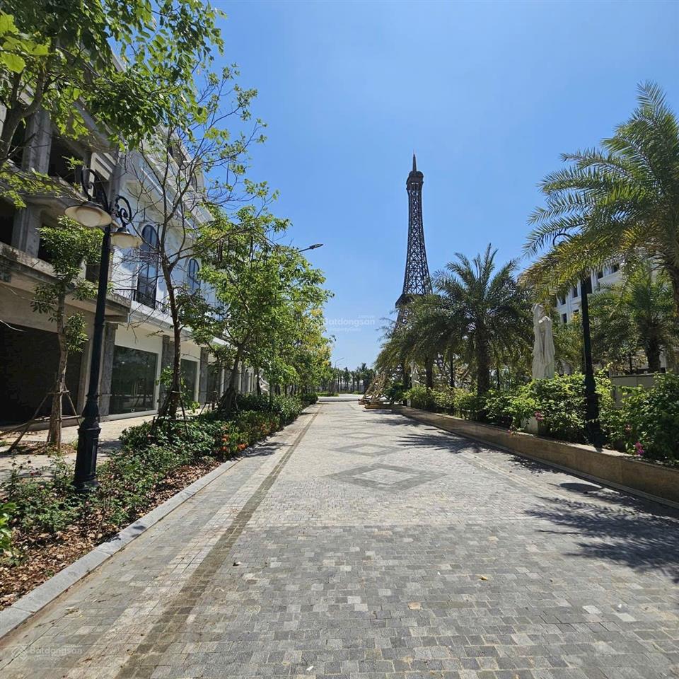 Chuyển nhượng 1 lô đất mặt tiền 6.25m vài bước ra tới hồ điều hòa, công viên sát đại lộ hùng vương