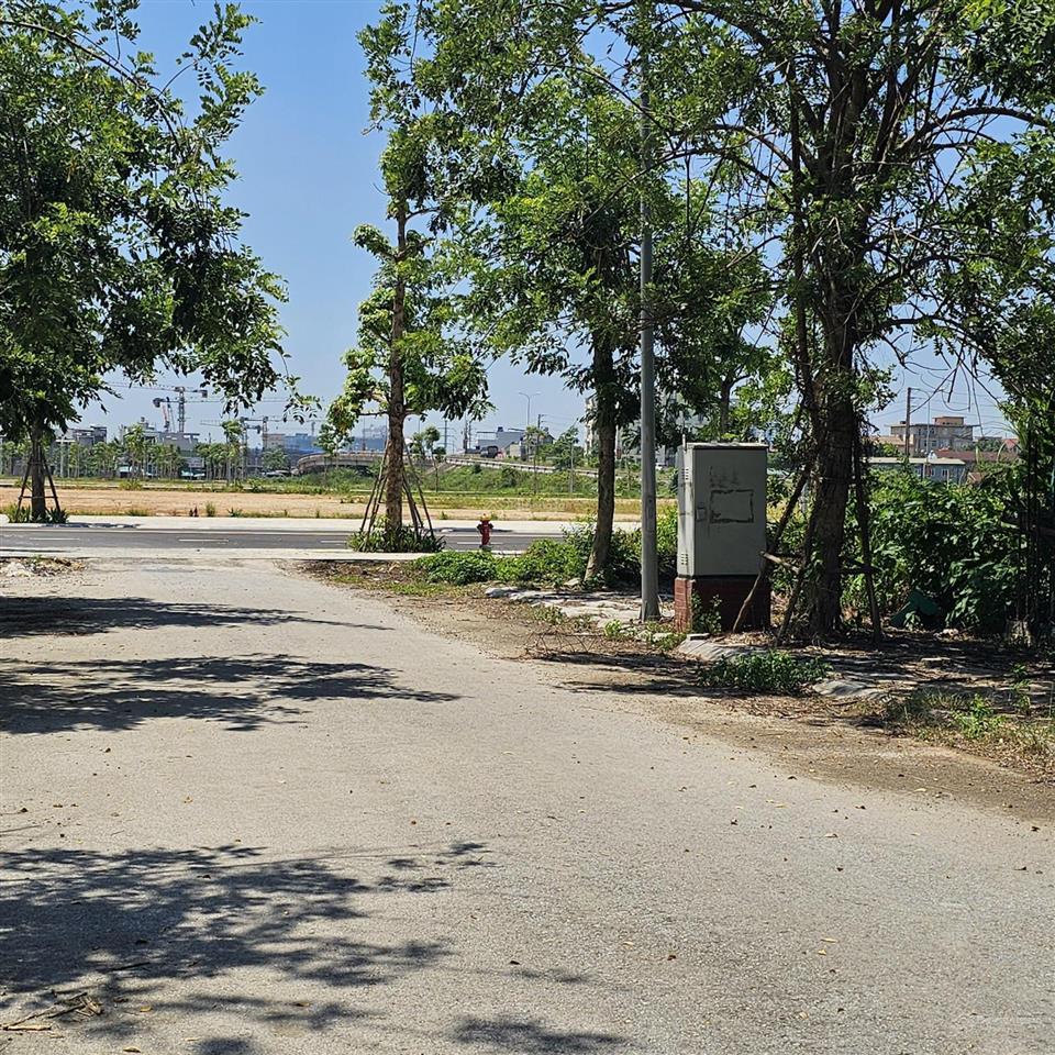 Chuyển nhượng 1 lô đất mặt tiền 6.25m vài bước ra tới hồ điều hòa, công viên sát đại lộ hùng vương
