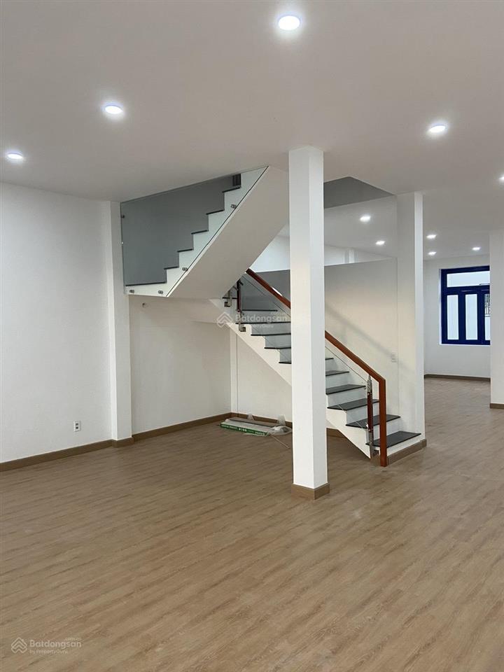 Bán nhà riêng tại kdc vĩnh phú ii, 7 tỷ, 140 m2, 3pn, 2wc, đầy đủ tiện ích
