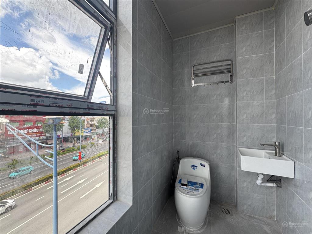 Khai trương căn hộ view kính siêu hot tại cầu tham lương  thuận tiện vào trung tâm