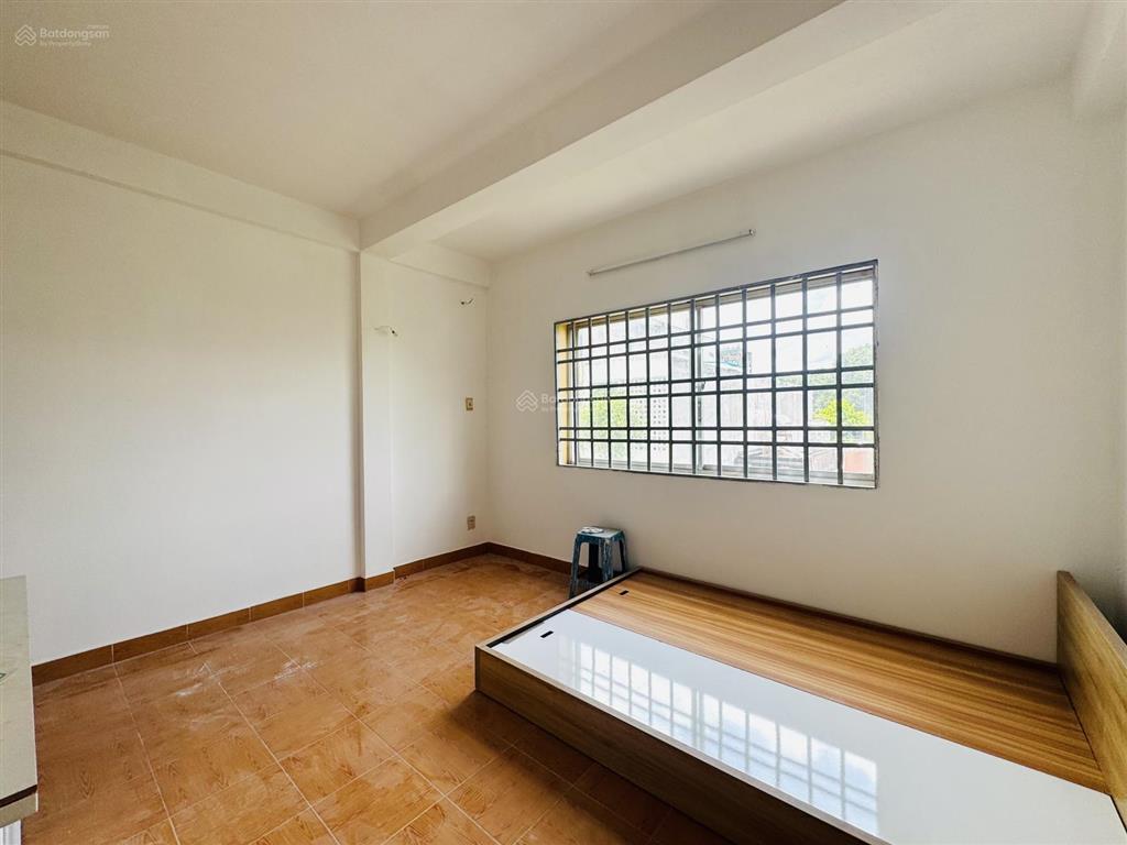 Phòng giá rẻ cho tân sinh viên huflit, trang bị nội thất cơ bản nhà mới