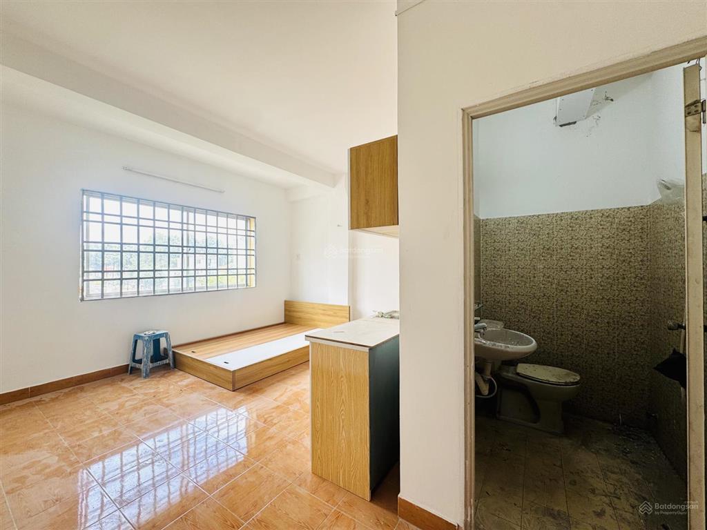 Phòng giá rẻ cho tân sinh viên huflit, trang bị nội thất cơ bản nhà mới