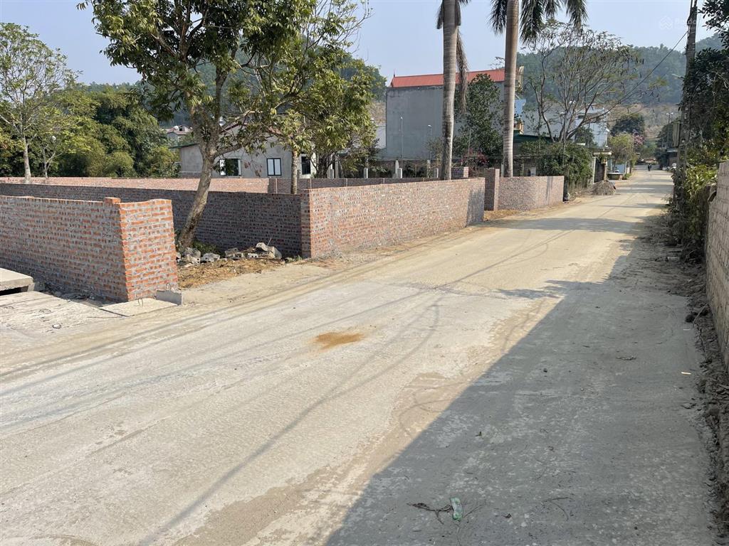 Đất thổ cư bám suối siêu hot tại xã yên bình, thạch thất, hà nội, 402m2 gần ga metro