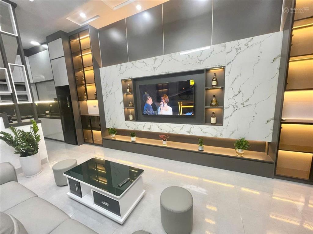 Cần tiền bán gấp nhà riêng tại phố trương định