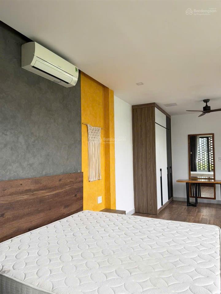 Bán đất tặng nhà 3 tầng khu phố biển mỹ khê. đang cho thuê 39 triệu/tháng  giá 18,x tỷ