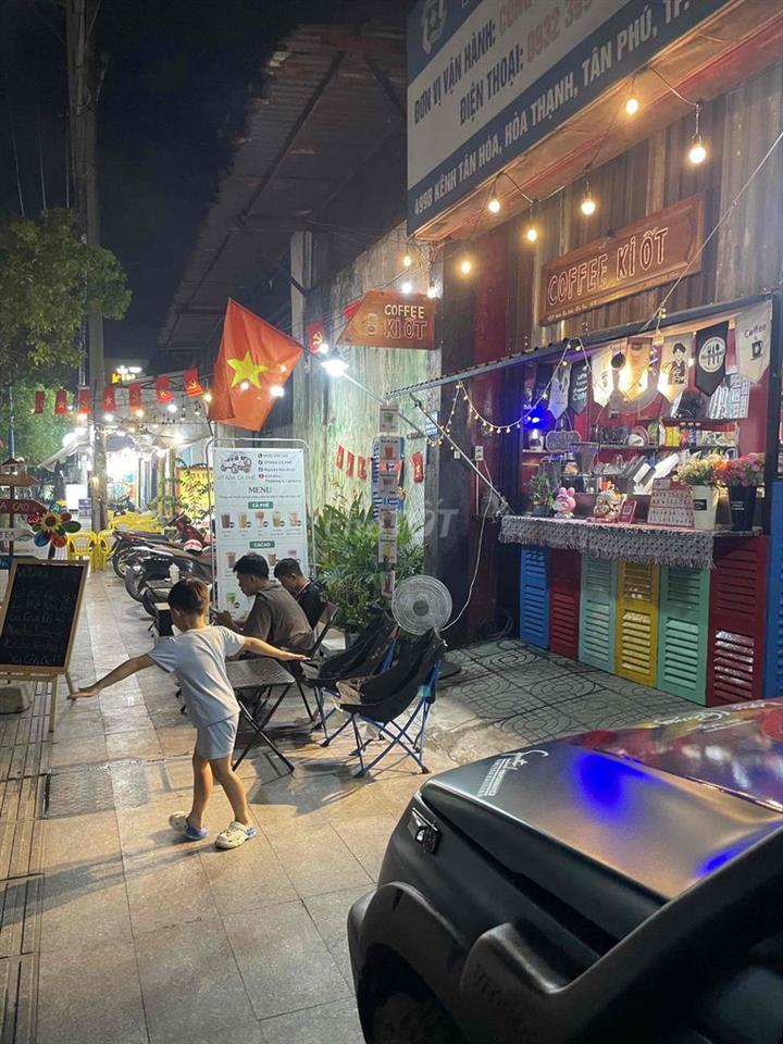 CHO THUÊ MẶT BẰNG KINH DOANH SẦM UẤT, GẦN TRƯỜNG HỌC, DÂN CƯ ĐÔNG ĐÚC