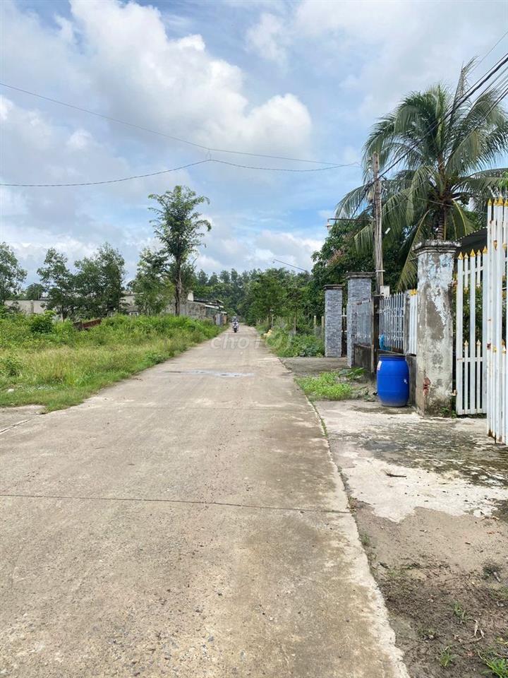 385tr sở hữu lô xây trọ đất cách ql13 đúng 800m sát KCN Minh Hưng