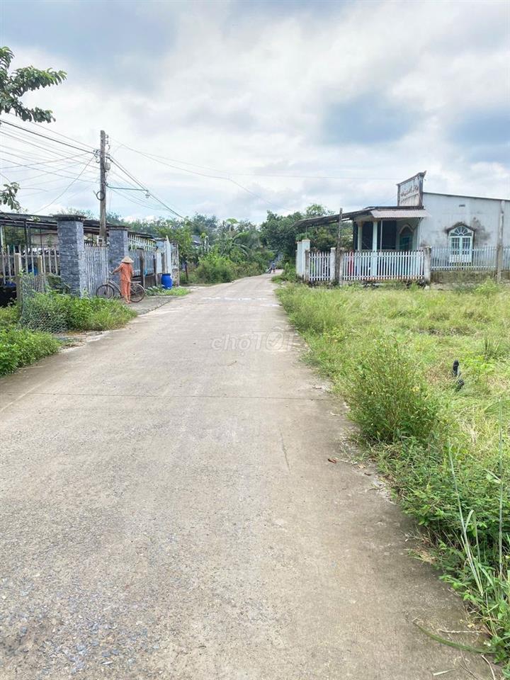 385tr sở hữu lô xây trọ đất cách ql13 đúng 800m sát KCN Minh Hưng