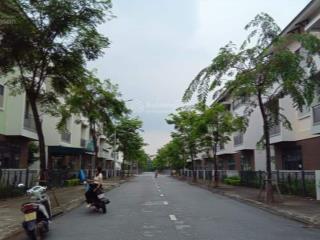 Chính chủ bán nhà 90m2 tại centa city. sẵn sổ hồng