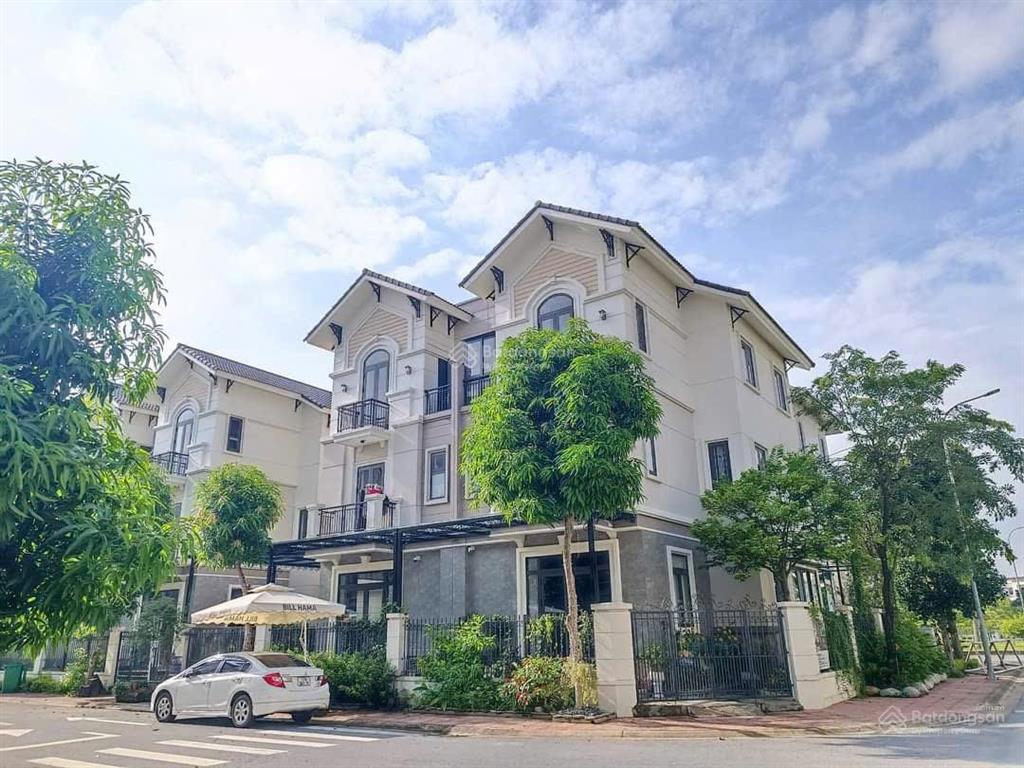 Chính chủ bán lỗ biệt thự 135m2 tại centa city, vsip bắc ninh. sẵn sổ hồng