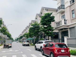 Chính chủ bán lỗ biệt thự 135m2 tại centa city, vsip bắc ninh. sẵn sổ hồng