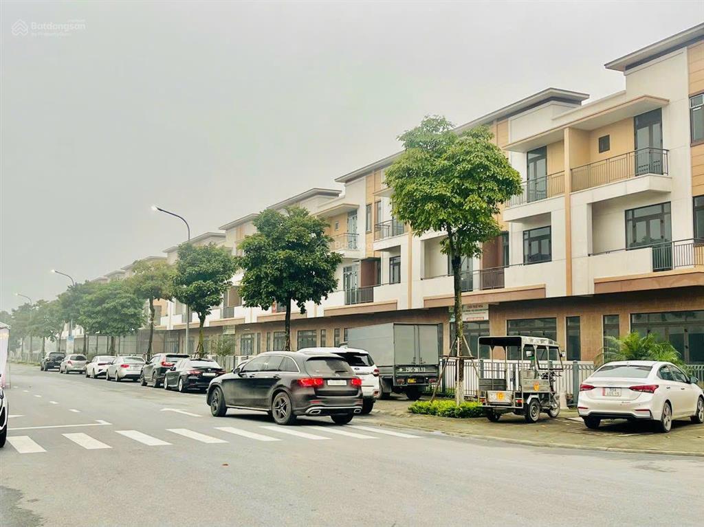 Chính chủ bán shophouse 120m2 đường 26m đang cho thuê 20 triệu/tháng tại centa city