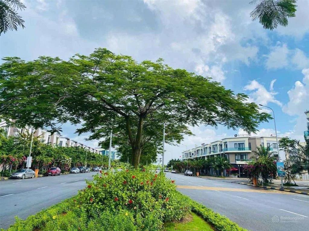 Chính chủ bán rẻ shophouse 120m2 đường rộng 56m trục chính đường hữu nghị tại centa city