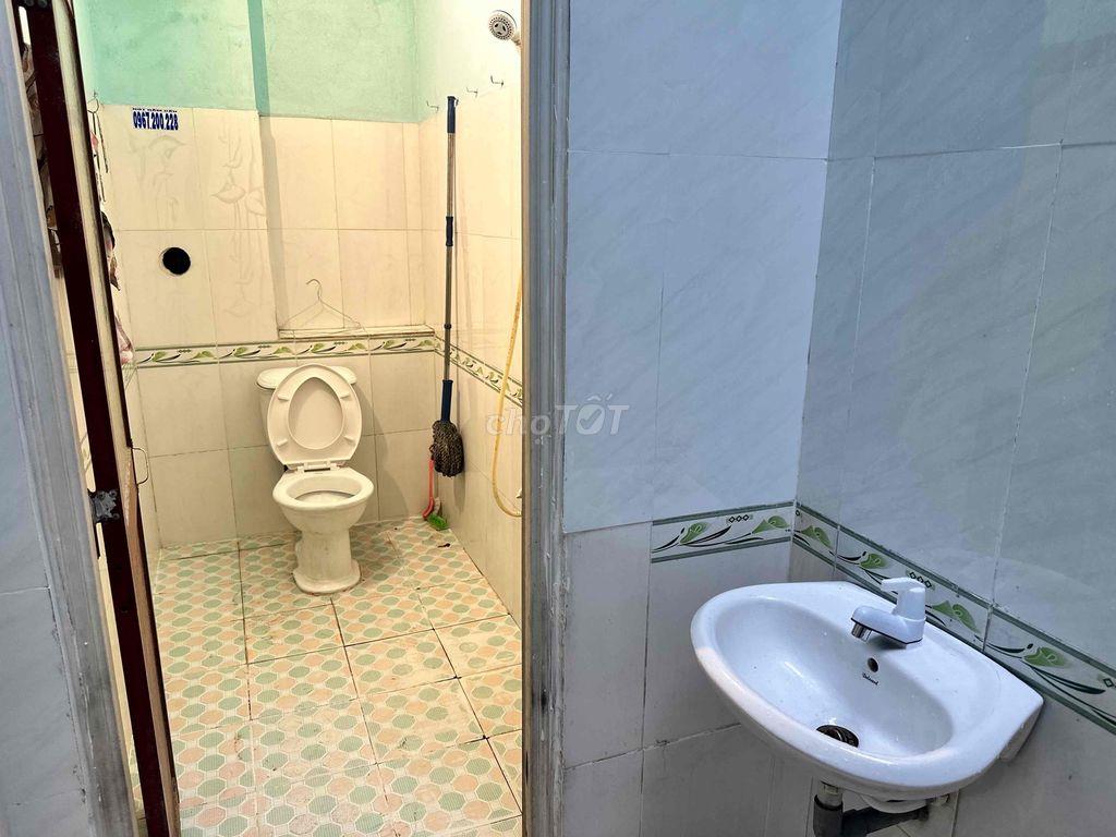 Nhà MT 160/10 Huỳnh Thị Hai, Q12. DT: 4,5x10