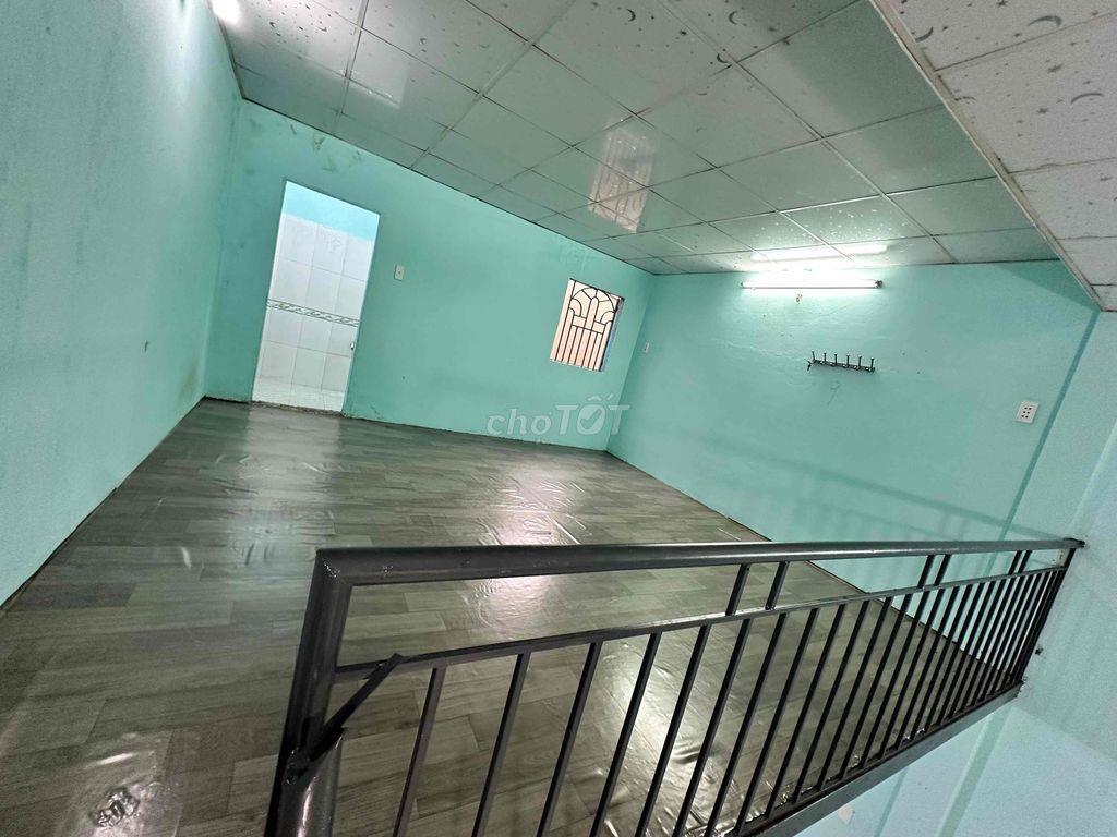 Nhà MT 160/10 Huỳnh Thị Hai, Q12. DT: 4,5x10