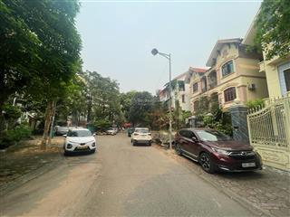 Bán biệt thự bán đảo linh đàm 420m2 4 tầng mặt tiền 8.5m giá chỉ 250tr/m2. làm văn phòng, kd, ở vip