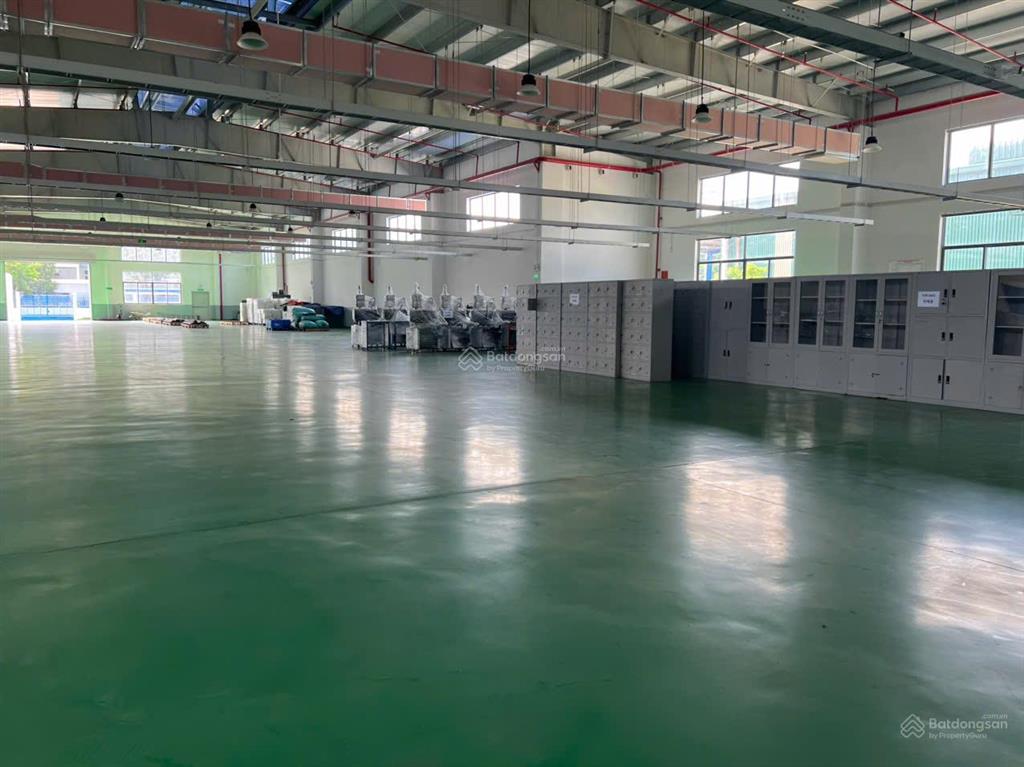 Bán xưởng kcn vsip 2  bình dương. bán xưởng 6000m2, khuôn viên 10.000m2 giá rẻ kcn vsip 2