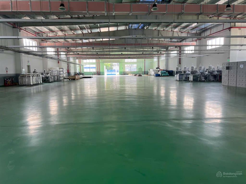Bán xưởng kcn vsip 2  bình dương. bán xưởng 21.000m2 (khuôn viên đất rộng 35.000m2) giá rẻ