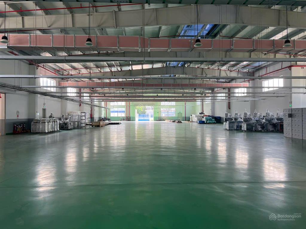 Bán xưởng kcn vsip 2  bình dương. bán xưởng 21.000m2 (khuôn viên đất rộng 35.000m2) giá rẻ