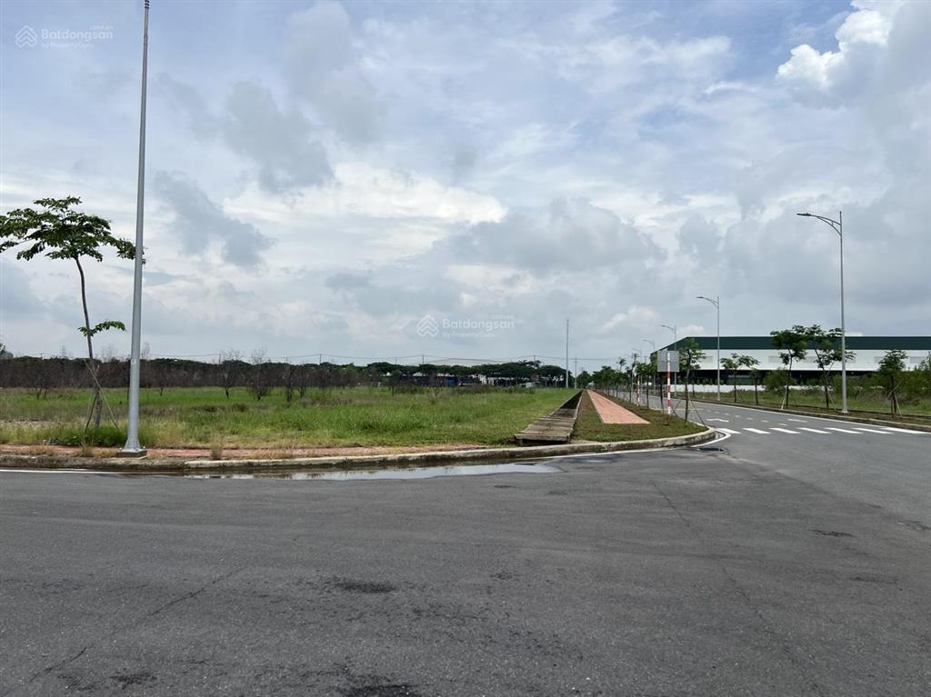 Bán đất kcn phú mỹ  brvt. bán đất 30.000m2 có tách sổ bán lẻ