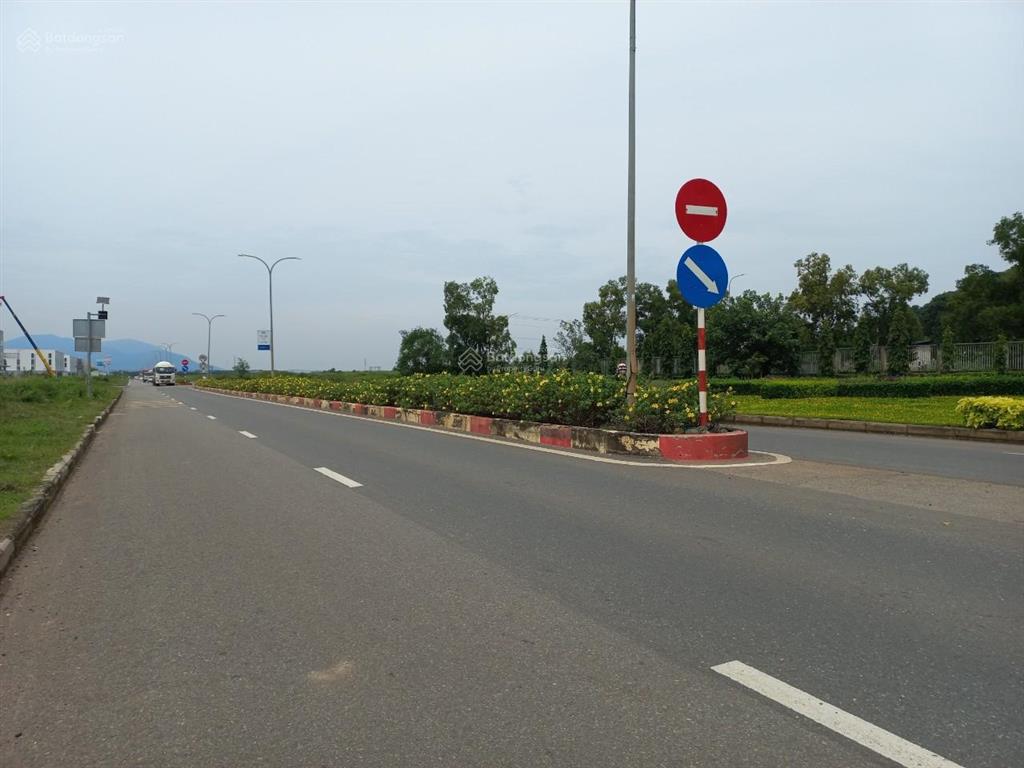 Bán đất kcn châu đức  brvt. bán đất 10ha đã có sổ đỏ (bán lẻ theo nhu cầu khách hàng) với giá rẻ