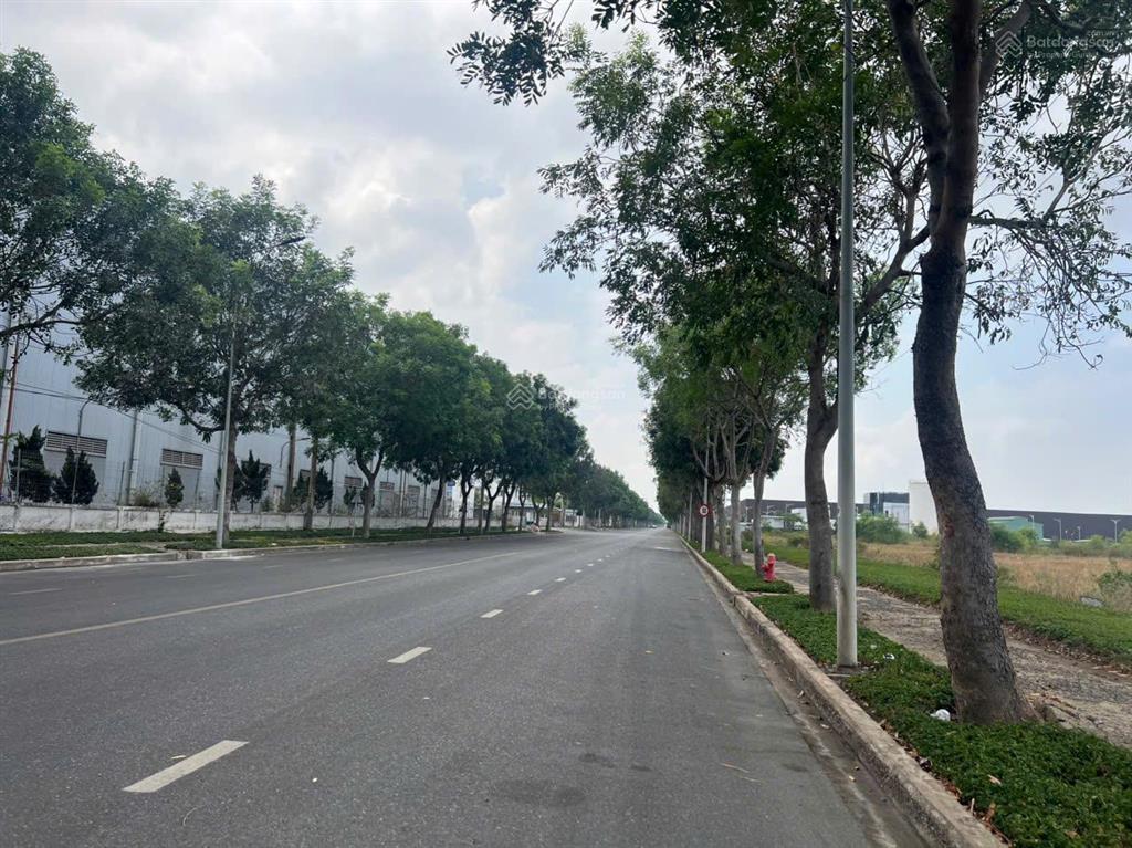 Bán đất kcn phú mỹ 2  tỉnh brvt. bán 30.000m2 và có tách sổ bán đất diện tích theo yêu cầu