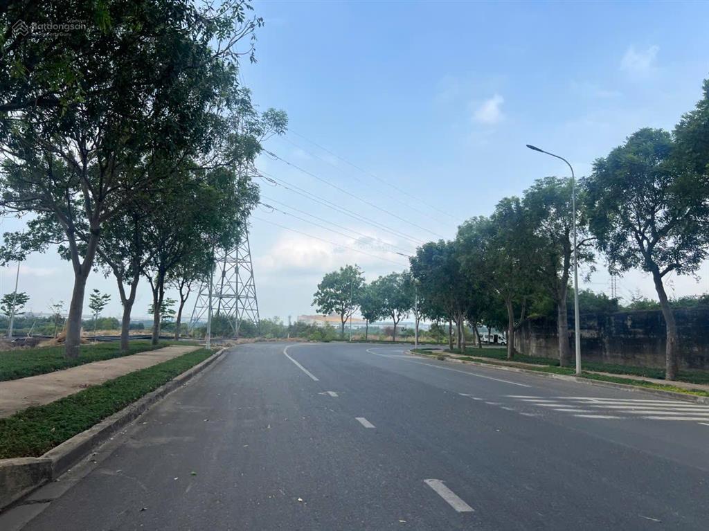 Bán đất kcn phú mỹ 2  tỉnh brvt. bán 30.000m2 và có tách sổ bán đất diện tích theo yêu cầu