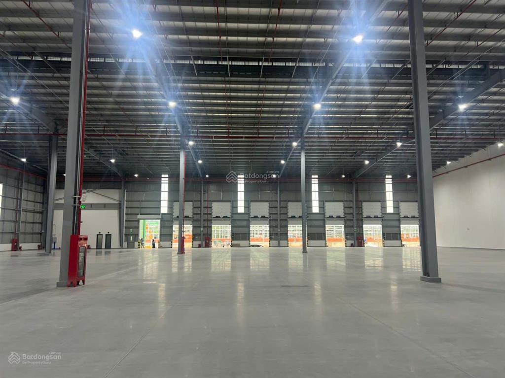 Cho thuê kho tại dĩ an  bình dương. cho thuê kho 11.500m2 có dock leveler, pccc sprinkler efsr