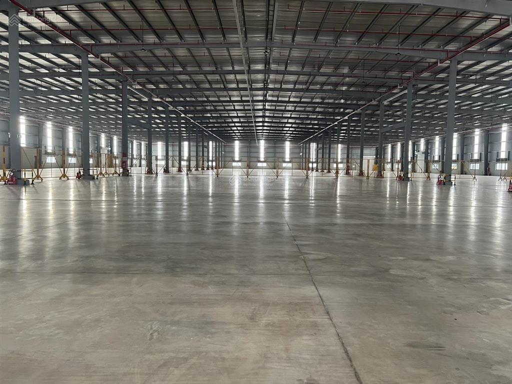 Cho thuê kho kcn mỹ phước  bình dương. cho thuê kho 11.500m2 dock leveler giá rẻ