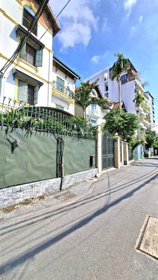 Bán nhà tô ngọc vân 285m2, giá 95 tỷ. tây hồ