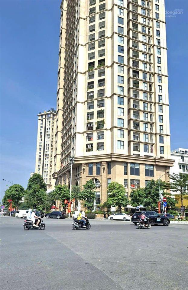 Bán nhà lạc long quân 170m2, giá 34 tỷ. tây hồ