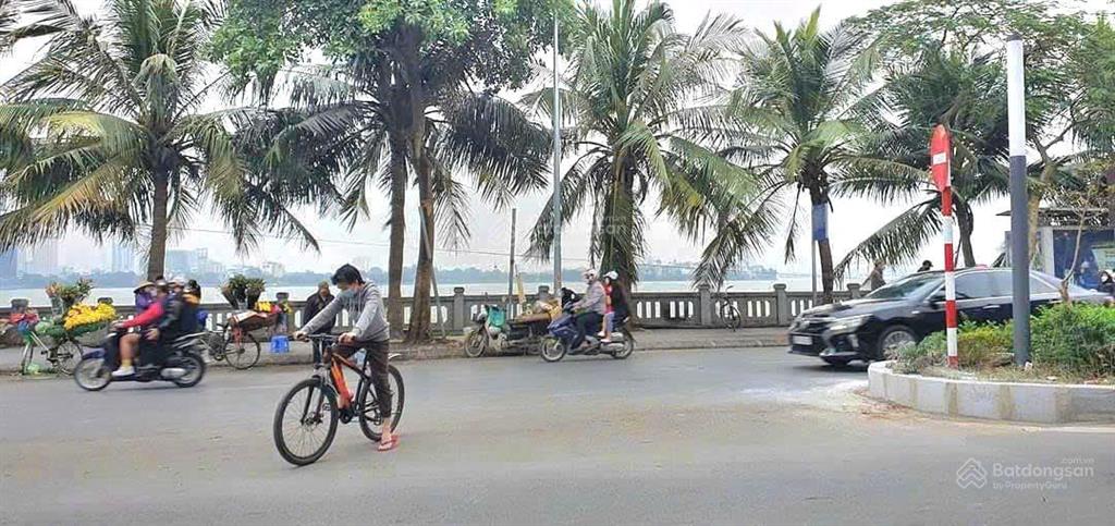 Bán nhà lạc long quân 170m2, giá 34 tỷ. tây hồ