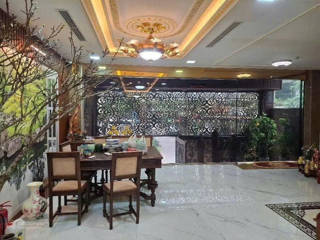 Bán nhà lạc long quân 385m2, giá 102 tỷ. tây hồ