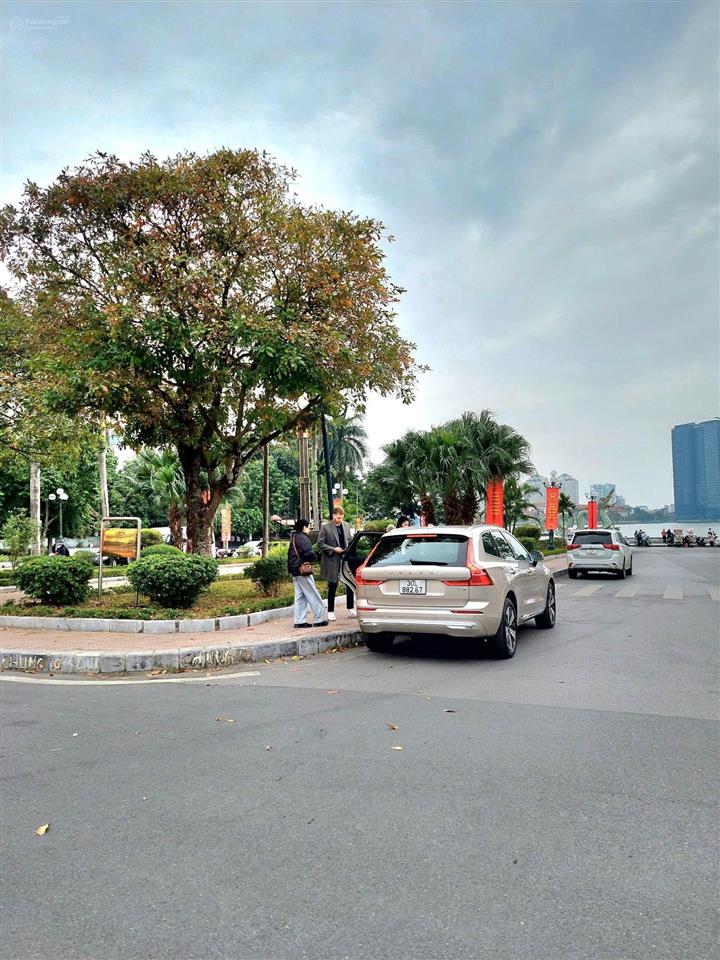 Bán nhà mặt phố lạc long quân 185m2, giá 79 tỷ. tây hồ