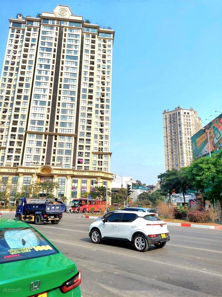 Bán nhà mặt phố võ chí công 90m2, 5 tầng giá 50 tỷ. tây hồ