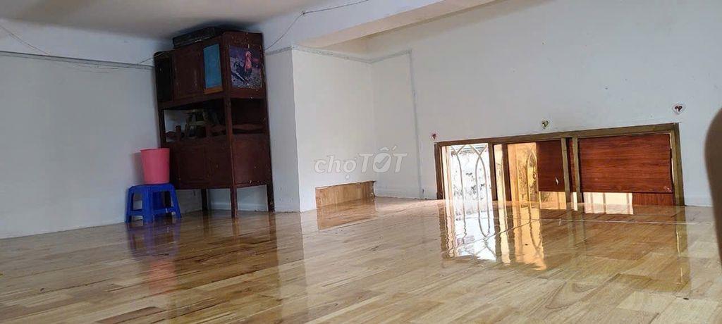 Nhaf Giá rẻ Quận 10
