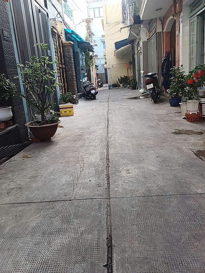 Nhà giá rẻ tại Trung Tâm Quận 10