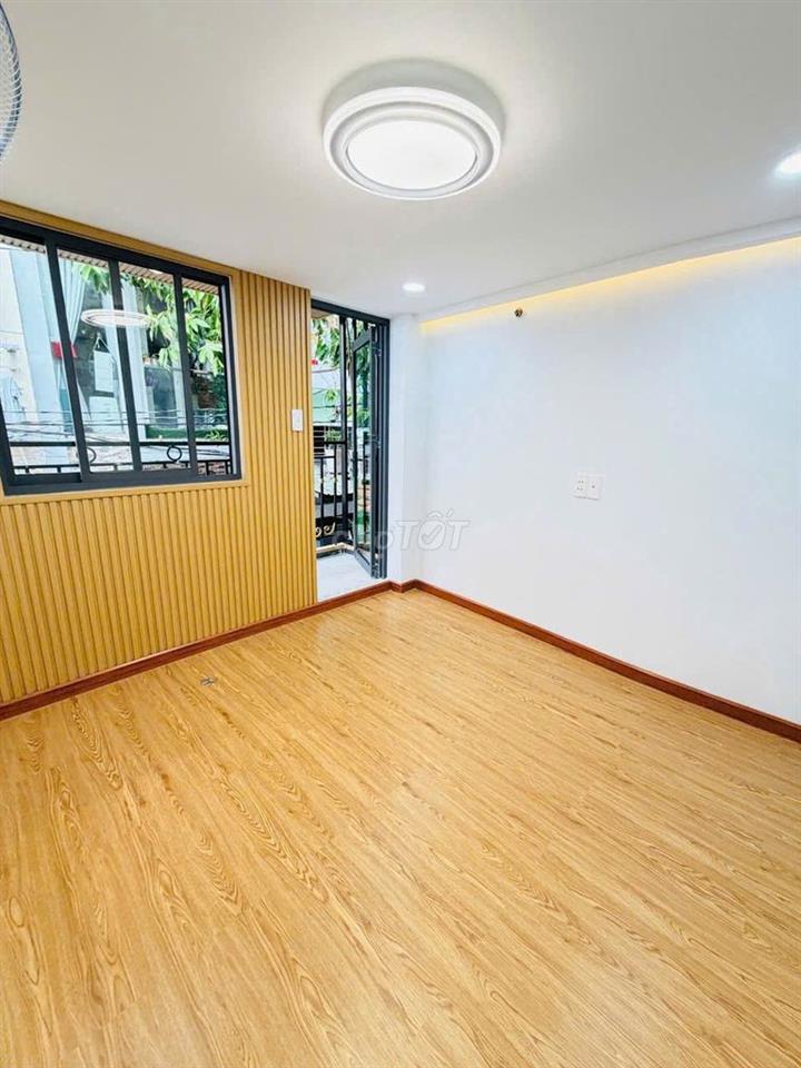 Nhà giá rẻ tại Trung Tâm Quận 10