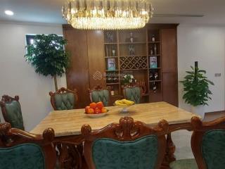 Hơn 30 tỷ biệt thự làng việt kiều 145m2, 5 tầng, mặt tiền 8m. nhà đã hoàn thiện sân vườn thoáng mát