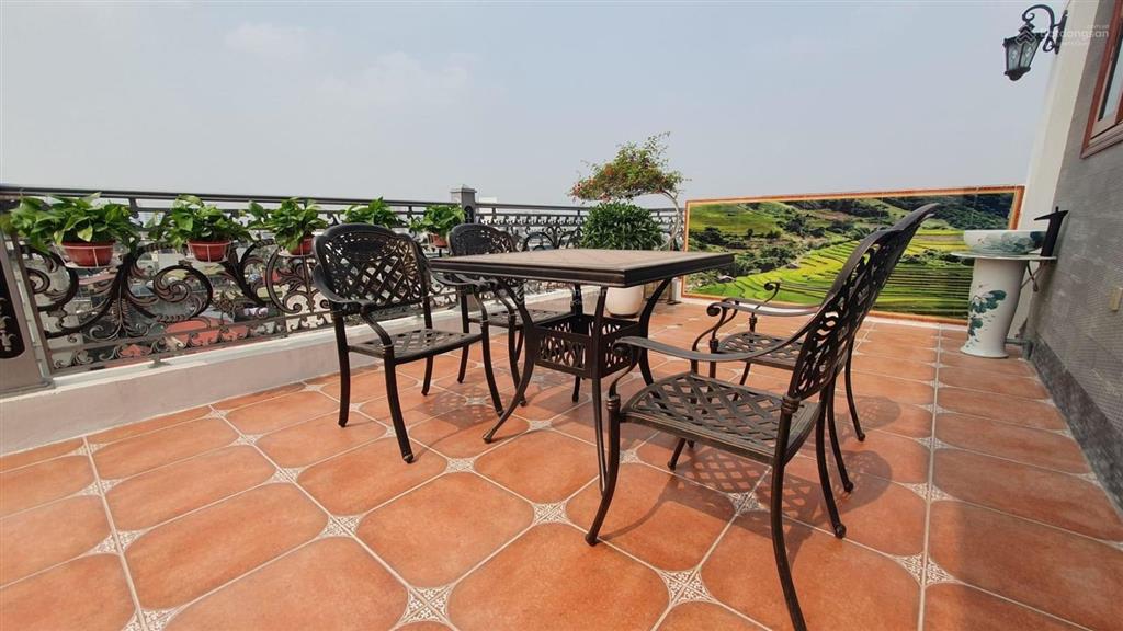 Diện tích 100m2, 5 tầng 1 hầm, mặt tiền 6.5m phố nguyễn tuân. vị trí trung tâm kinh doanh vp 50 tỷ