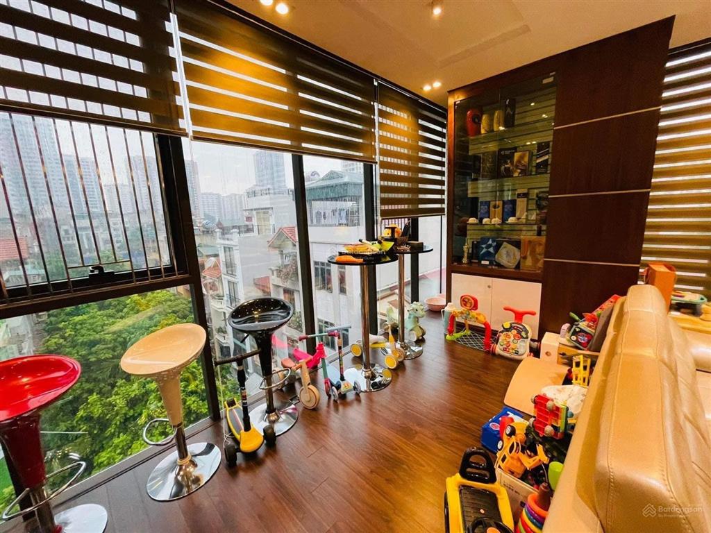 Diện tích 100m2, 5 tầng 1 hầm, mặt tiền 6.5m phố nguyễn tuân. vị trí trung tâm kinh doanh vp 50 tỷ