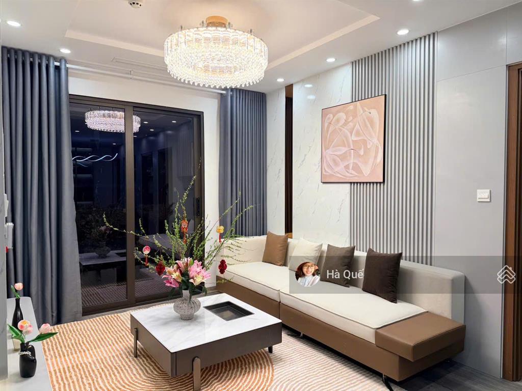 Chính chủ bán căn hộ 3 phòng ngủ 87m2 đầy đủ nội thất  sẵn sổ   0915 867 ***