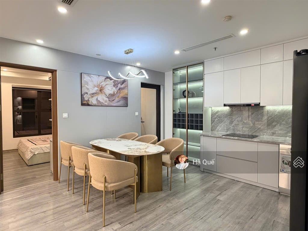 Chính chủ bán căn hộ 3 phòng ngủ 87m2 đầy đủ nội thất  sẵn sổ   0915 867 ***