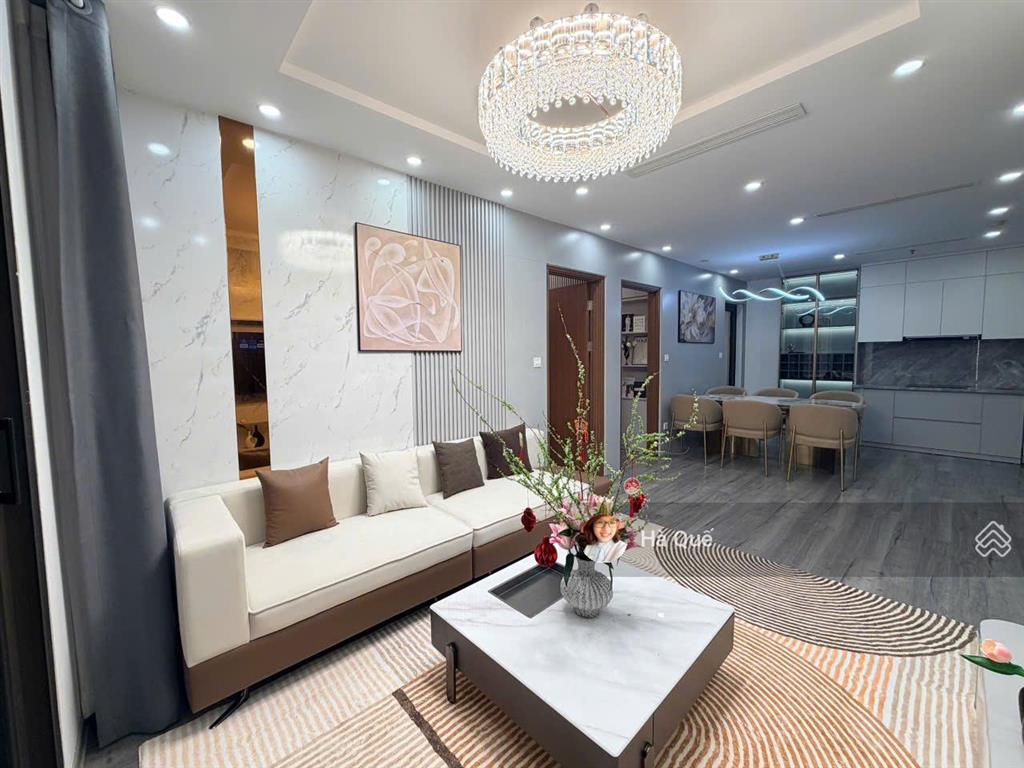 Chính chủ bán căn hộ 3 phòng ngủ 87m2 đầy đủ nội thất  sẵn sổ   0915 867 ***