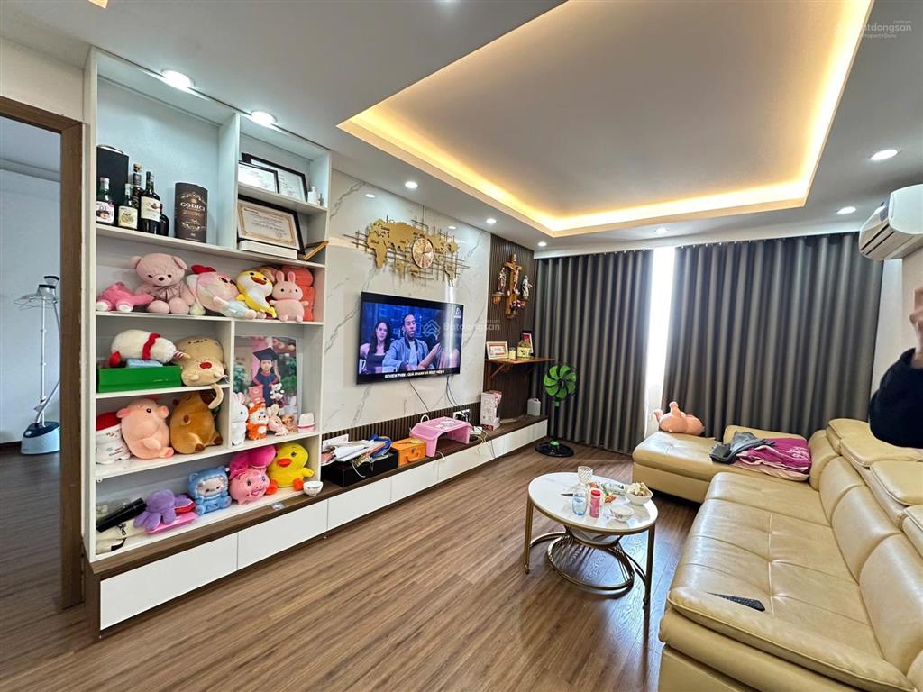 Sổ đỏ chính chủ bán gấp căn 3pn xphomes star tân tây đô  86m full nội thất đẹp  giá 4,x tỷ