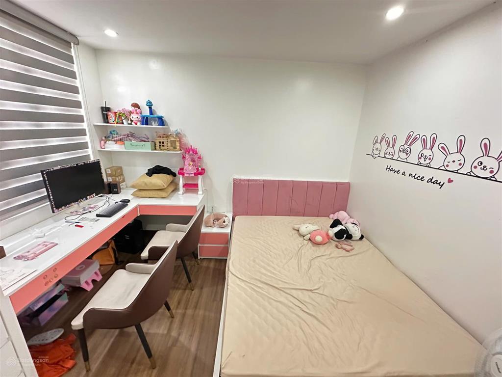 Sổ đỏ chính chủ bán gấp căn 3pn xphomes star tân tây đô  86m full nội thất đẹp  giá 4,x tỷ